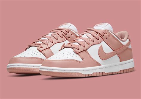 white rose nike dunks